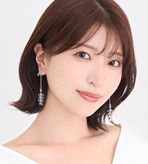 八巻アンナ