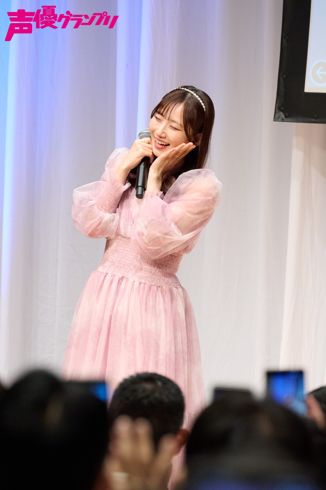 青山なぎさ